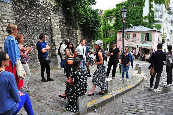 Guided tour of Montmartre in songs with a professional — photo 10