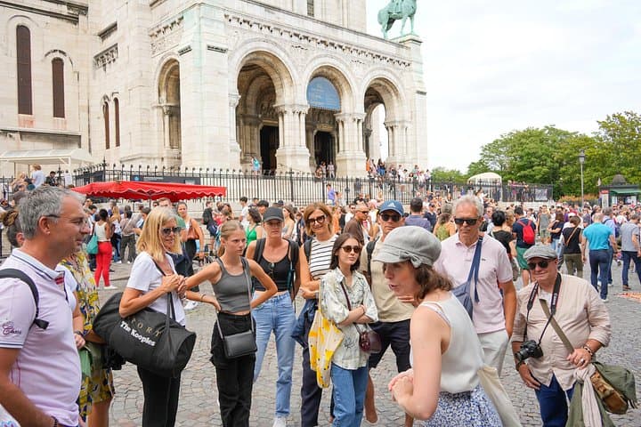 Guided tour of Montmartre in songs with a professional — photo 7