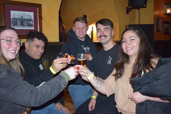 Paris: Social Pub Crawl – Come Alone, Leave With Friends — photo 9