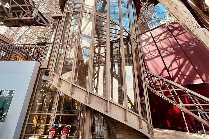 Eiffel Tower Elevator Tour with Interactive Guide+Optional Summit — photo 10