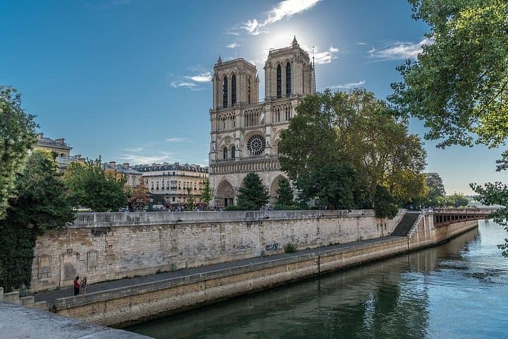Île de la Cité Guided Tour & Exterior Notre Dame — photo 2