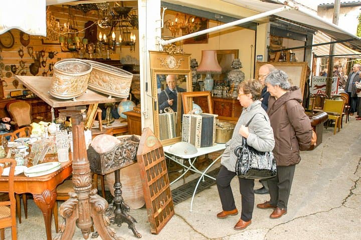 Paris: Saint Ouen Flea Market Guided Tour with Local Guide — photo 3