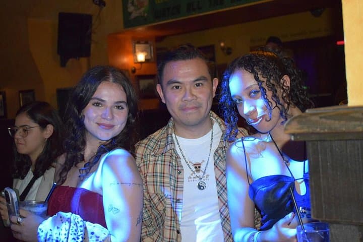 Paris: Social Pub Crawl – Come Alone, Leave With Friends — photo 12