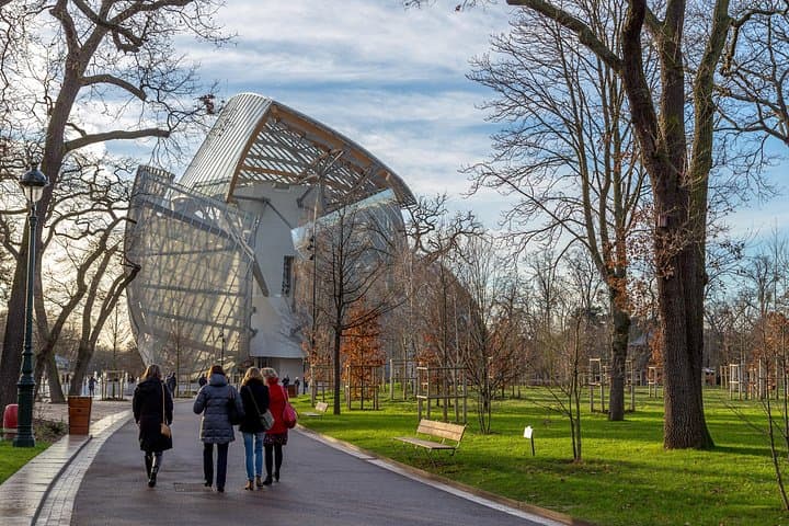 Louis Vuitton Foundation Exterior Walking Tour and Premium Entry — photo 10