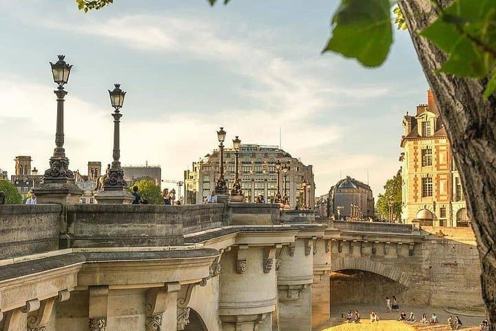 Notre Dame Outdoor and City Center of Paris with Local Guide — photo 5