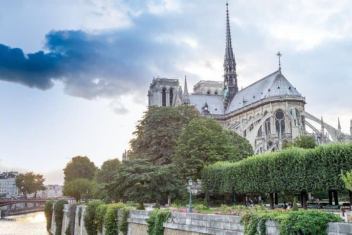 Notre Dame Private and Semi-Private Guided Tour — photo 3