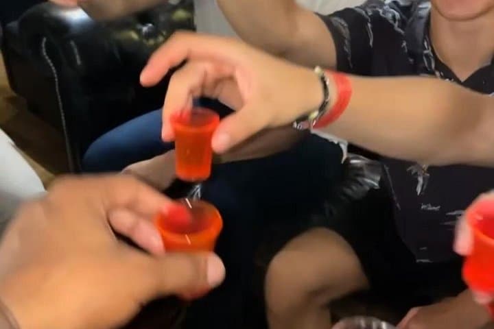Paris International Pub Crawl with Free Shots & Fun Games — photo 2