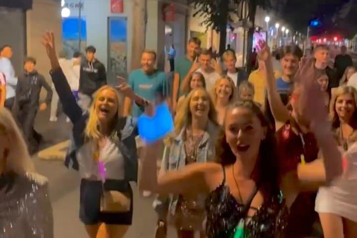 Paris International Pub Crawl with Free Shots & Fun Games — photo 7