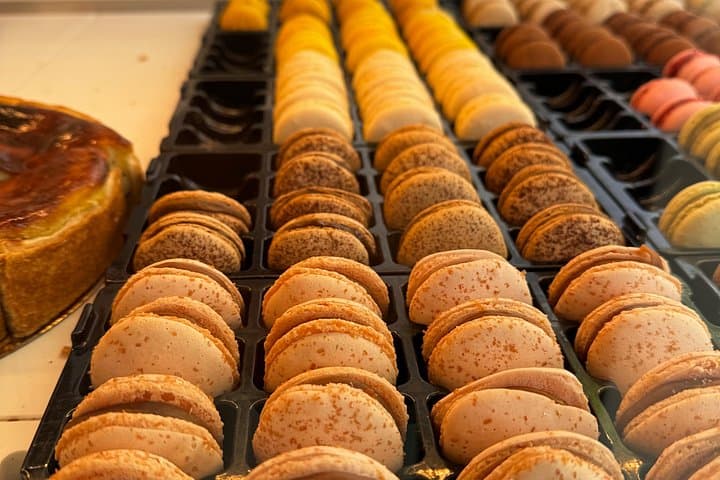 Montmartre Food Tour - Chocolate, Crepes, Pastries and More! — photo 7