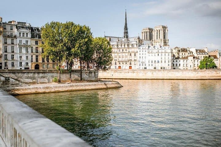 Notre Dame Private and Semi-Private Guided Tour — photo 6