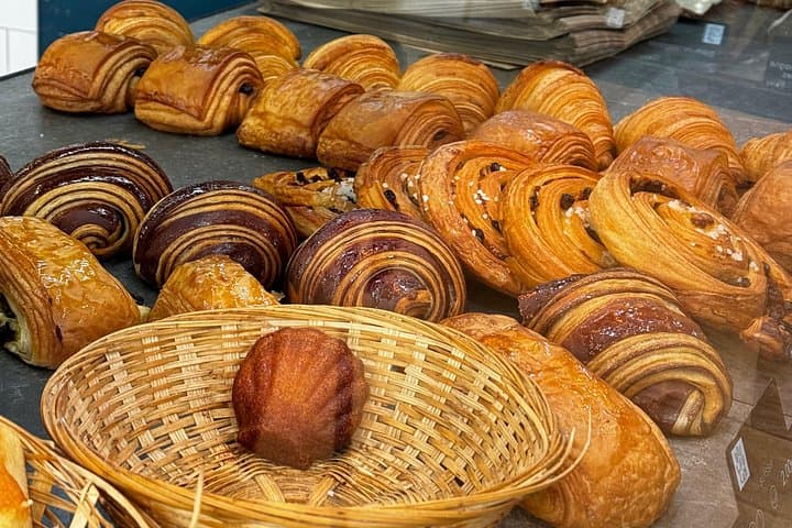 Montmartre Food Tour - Chocolate, Crepes, Pastries and More! — photo 18