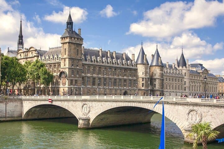 Paris City Center Free Walking Tour (Tip-Based) — photo 8