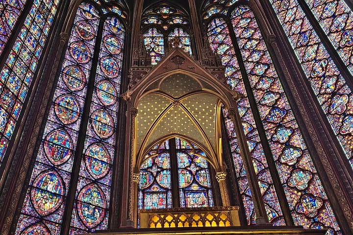Notre Dame Paris Outdoor Tour with Crypt Entry — photo 9