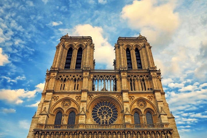 Notre Dame Paris Outdoor Tour with Crypt Entry — photo 2