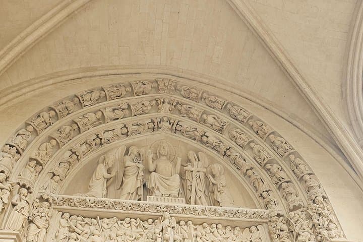 Notre Dame Paris Outdoor Tour with Crypt Entry — photo 5