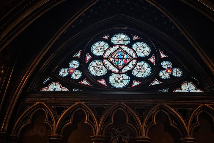 Notre Dame Paris Outdoor Tour with Crypt Entry — photo 7