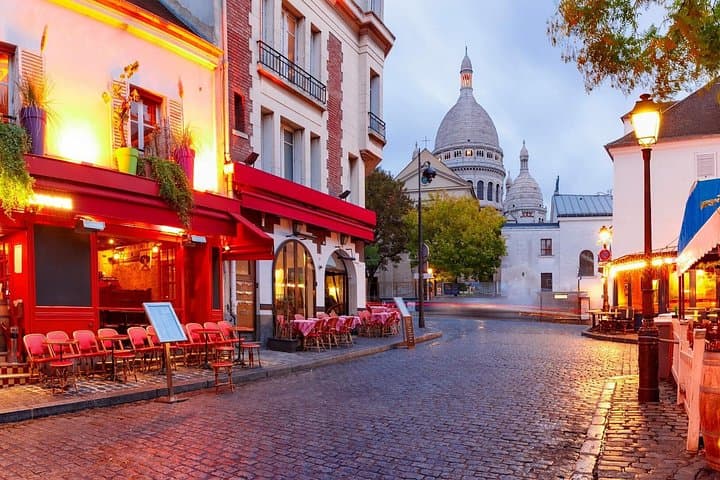 Paris: Private Montmarte And Sacre Coeur with Expert Guide — photo 1