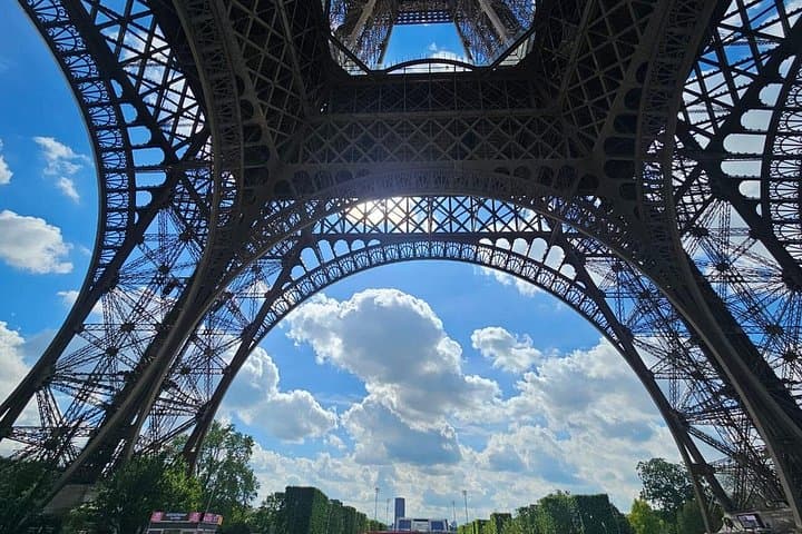 Eiffel Tower Lift Reserved Access Top or 2nd Floor -Max 10guests. — photo 5