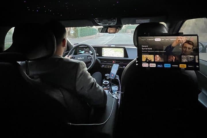 VAN and Sedan Transfers CDG Airports Disney Asterix Paris — photo 3