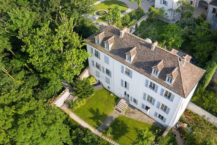 Montmartre Marvels Private Tour including Renoir Gardens Entrance — photo 10