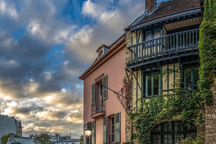Montmartre Marvels Private Tour including Renoir Gardens Entrance — photo 11