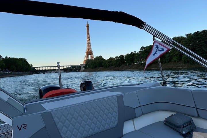 Private cruise on the Seine with Happy Cruise in Paris — photo 6