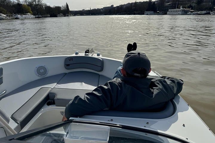 Private cruise on the Seine with Happy Cruise in Paris — photo 8