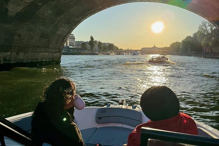 Private cruise on the Seine with Happy Cruise in Paris — photo 10