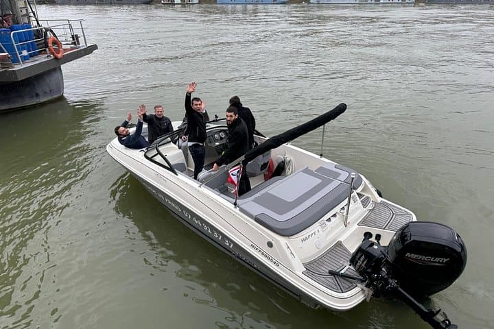 Private cruise on the Seine with Happy Cruise in Paris — photo 12