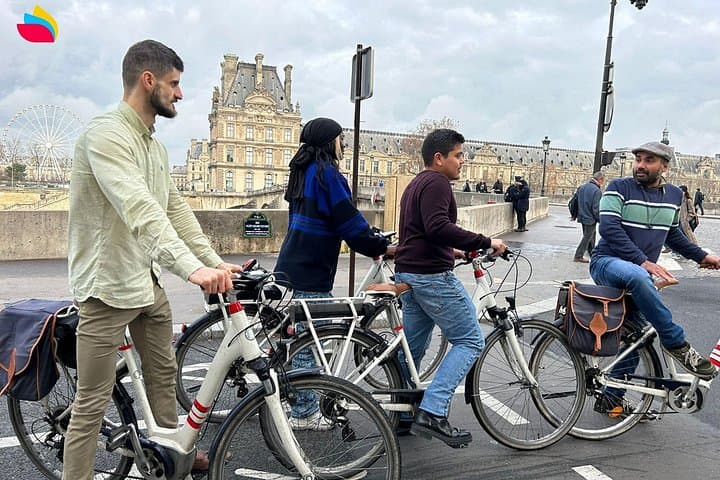Paris City Highlights Private Guided Bike Tour with Photo Stops — photo 6