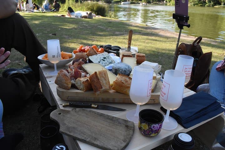 Private Picnic around a lake in Paris by a French chef — photo 1