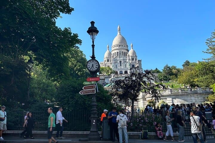 Private Montmartre Walking Tour — photo 1