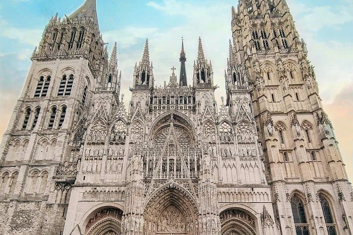 Roeun, Honfleur and Étretat Cliffs Day Trip from Paris
