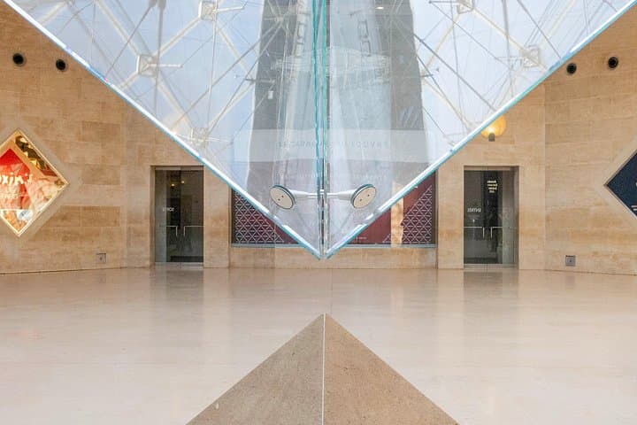 Louvre Museum Small Group Guided Tour — photo 10