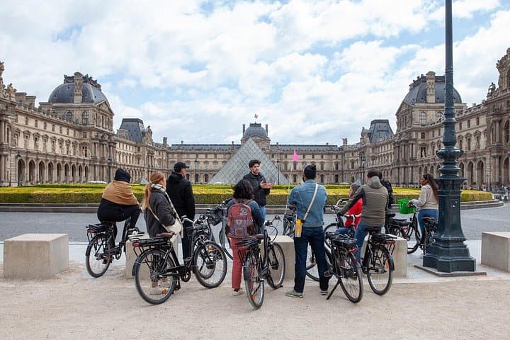Best of Paris Small Group E-bike Guided tour (w/ optional Cruise) — photo 7
