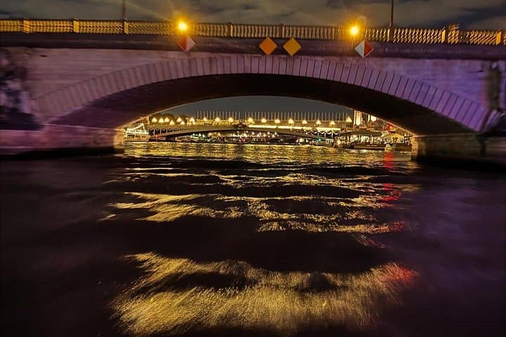 Private cruise on the Seine with Happy Cruise in Paris — photo 14
