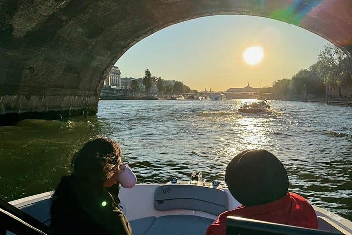 Private cruise on the Seine with Happy Cruise in Paris — photo 16