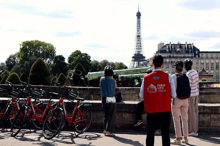 Paris City Highlights Private Guided Bike Tour with Photo Stops — photo 10