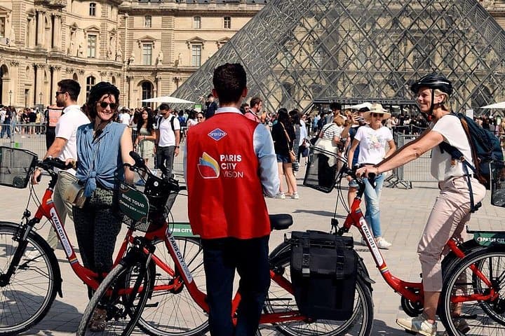 Paris City Highlights Private Guided Bike Tour with Photo Stops — photo 7