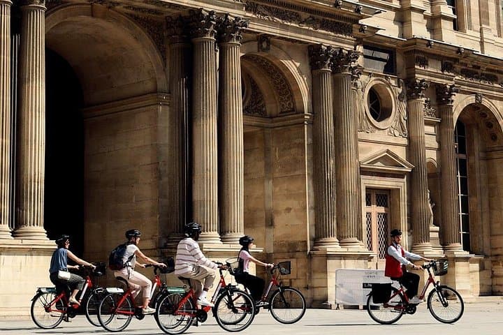 Paris City Highlights Private Guided Bike Tour with Photo Stops — photo 14