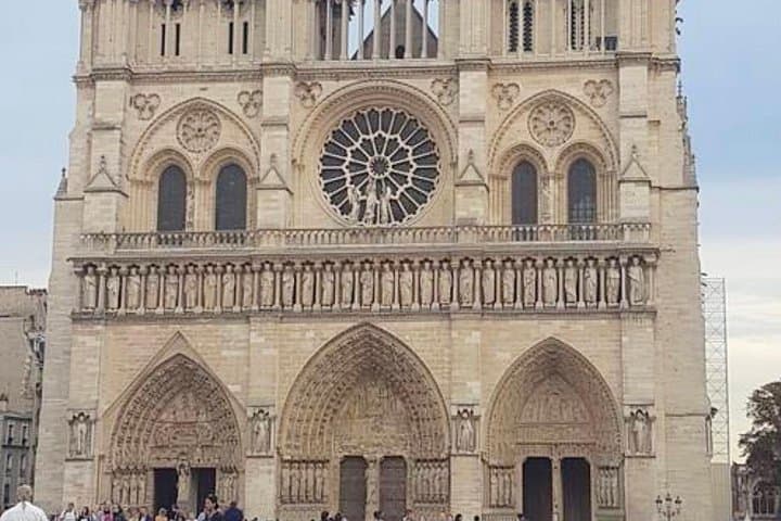 Paris in 4 Hours: Montmartre, Eiffel Tower & Notre-Dame — photo 2