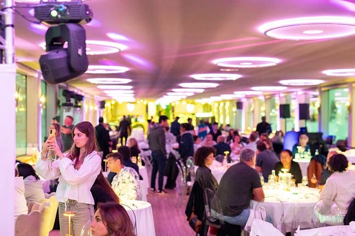 Paris Gourmet Dinner Seine River Cruise with Singer and DJ Set — photo 20