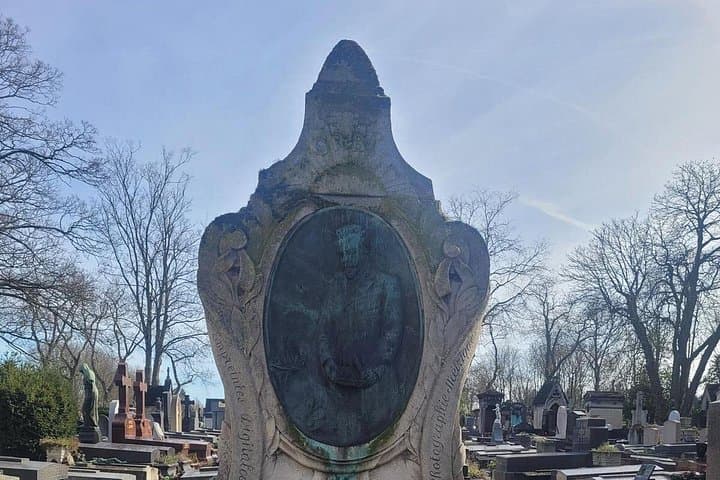 Père Lachaise Cemetery Private Tour — photo 4