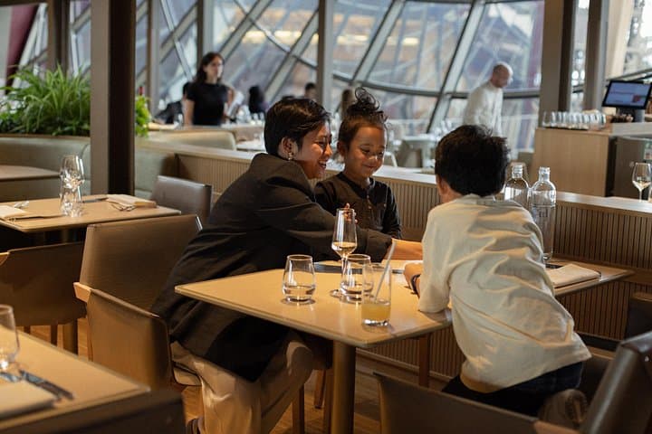 Paris Earliest Lunch at Eiffel Tower Madame Brasserie Restaurant — photo 5