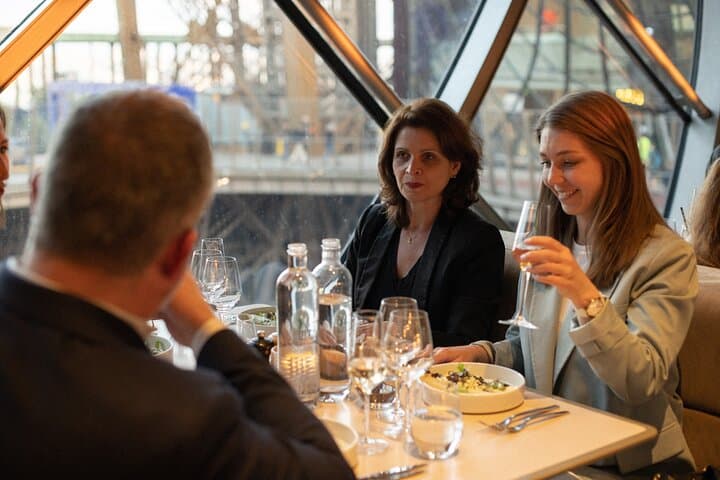 Paris Earliest Lunch at Eiffel Tower Madame Brasserie Restaurant — photo 2