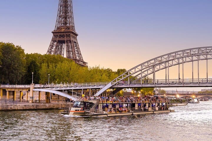Seine River Sightseeing Cruise and Lunch at Le Bistro Parisien — photo 1