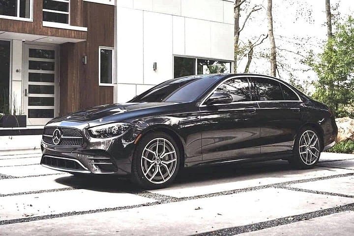 Airport Transfer: Paris Airport CDG to Paris City by Business Car — photo 3