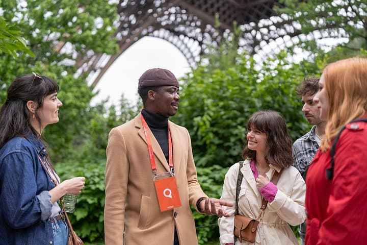 Eiffel Tower Guided Tour to the Summit, Small Group of Max 10 — photo 2
