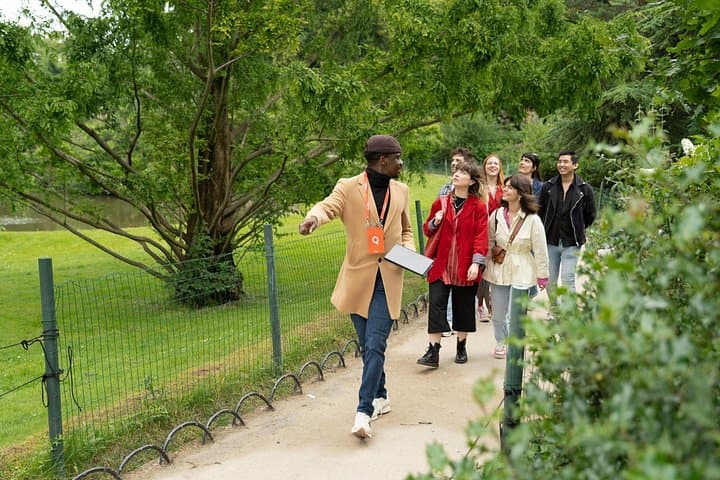 Eiffel Tower Guided Tour to the Summit, Small Group of Max 10 — photo 4