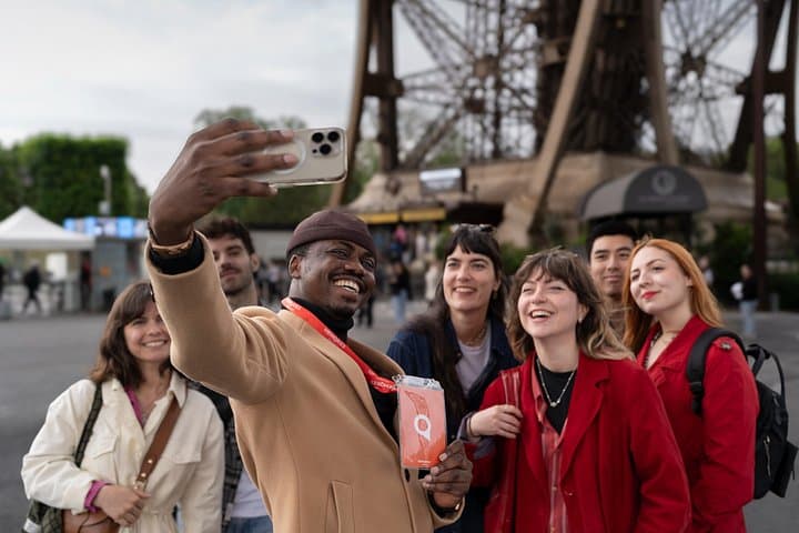 Eiffel Tower Guided Tour to the Summit, Small Group of Max 10 — photo 6